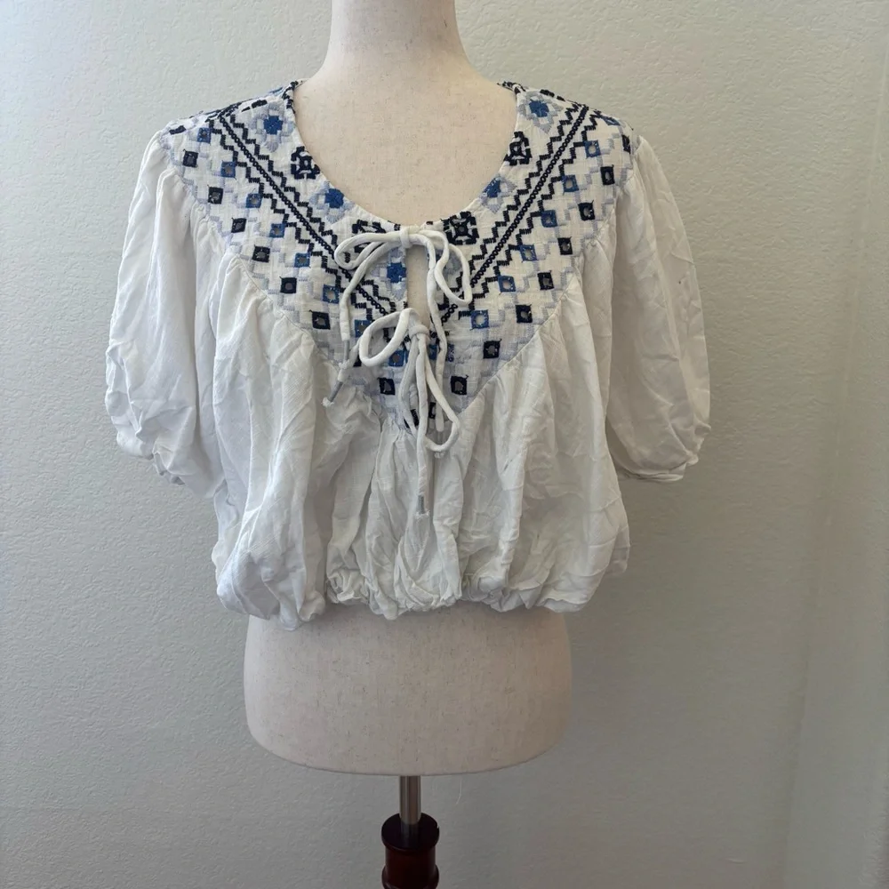 Free People Joni embroidered crop top size‎ Medium linen blend